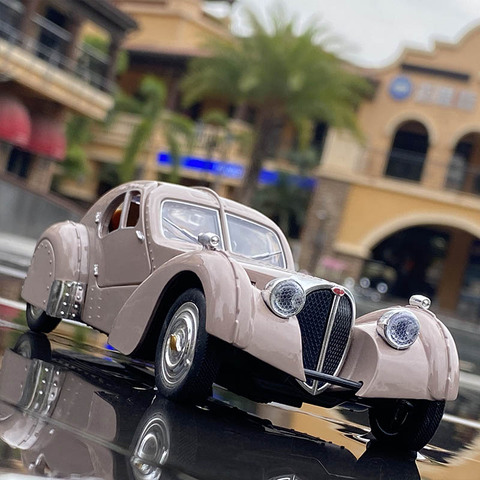 Coche de juguete clásico Bugatti 57SC para niños, juguete de colección de alta simulación, escala 1:28 ► Foto 1/6