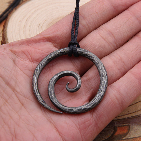 Colgante espiral Vikingo, hierro forjado a mano con cordón de cuero ajustable para el cuello, Edad Oscura/Medieval/vikingo/Nórdico/Herrero/Collar ► Foto 1/6