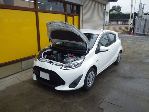 Capó delantero para coche Toyota AQUA NHP10 accesorio de amortiguación de resorte de fibra de carbono, amortiguador de elevación, accesorio de apoyo para automóvil, de 2017 a 2022 ► Foto 1/6