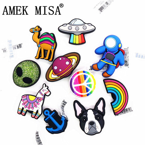 Charms originales para zapatos de Bulldog, accesorios para decoración de zapatos de PVC, Alien, astronauta del arco iris, Planeta, JIBZ, apto para regalos de fiesta para niños, 1 Uds. ► Foto 1/6