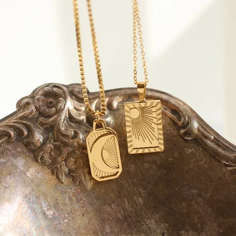 Colgante Vintage de acero inoxidable con forma de Luna y sol para mujer, collar de oro de 18k, cadenas de oro gótico para hombre 2022 ► Foto 1/6