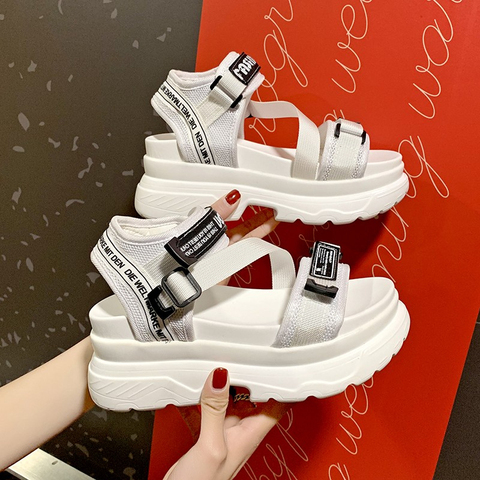 Diseñadores de lujo de las mujeres de la moda sandalias de plataforma blanco grueso deportes zapatos de cuña para mujer estudiantes de verano Zapatos de gran tamaño 42 ► Foto 1/6