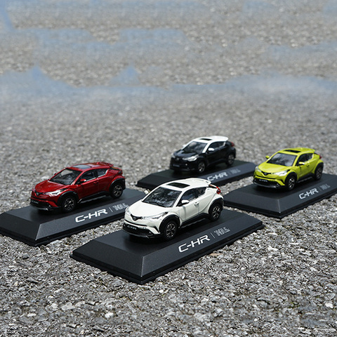 Modelo de coche a escala 1:43 para niños y adultos, aleación fundida, TOYOTA C-HR CHR, colección de regalos ► Foto 1/5