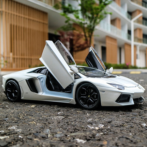 WELLY-Coche en miniatura de aleación modelo Lamborghini Aventador, juguete de transporte con control remoto, escala 1:24 ► Foto 1/6
