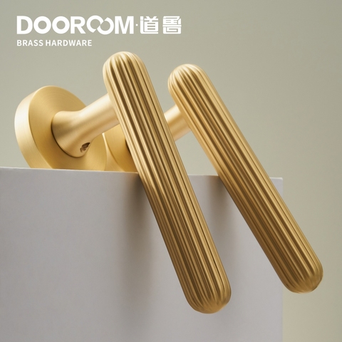 Dooroom-Juego de cerradura de puerta de latón, moderno y Simple, Interiror europeo para dormitorio y baño, juego de palanca de puerta de madera doble, perilla de manija simulada ► Foto 1/6