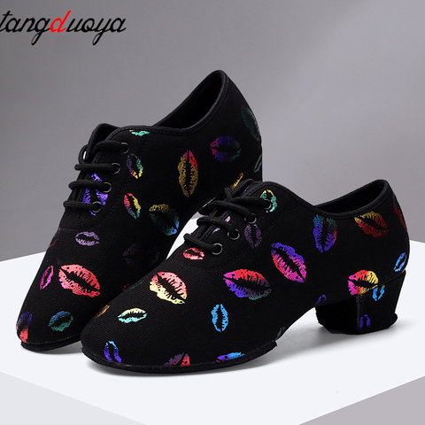 Zapatos de baile de tacón alto para mujer, zapatillas de salón de baile latino para mujer, zapatos de baile con punta cerrada en negro y rojo, estampado de labios ► Foto 1/6