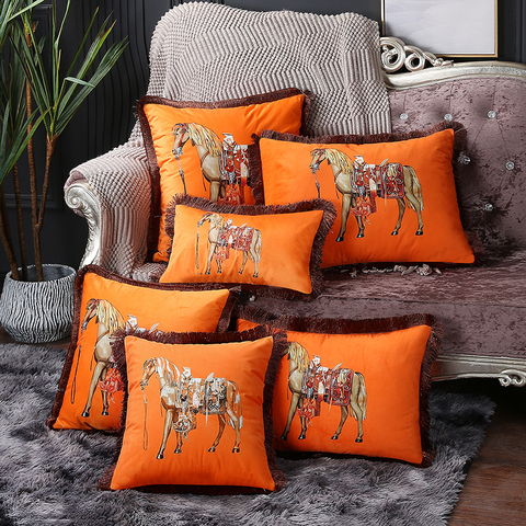 Funda de cojín con estampado de lujo europeo y americano, funda de almohada lumbar de terciopelo con estampado de caballo, borde de borla ► Foto 1/4