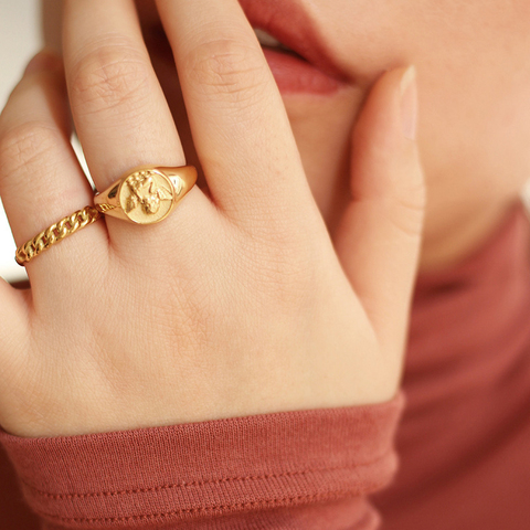 Anillo de acero inoxidable chapado en oro de 18k para mujer, resistente al agua, con ángulo de las alas pequeño, cadena trenzada hueca, 2022 ► Foto 1/6