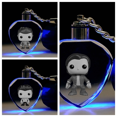 COSANER-llavero con forma de corazón Supernatural Unisex, llavero con cadenas LED de Anime, juguete de cristal, llavero con luz, regalo de Navidad ► Foto 1/5