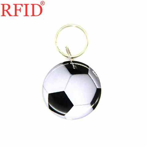 ID 125KHZ EM4305 EM4205 regrabable de escritura llavero RFID impermeable fútbol patrón muestra etiqueta llavero con insignia de Control de acceso de 1 ► Foto 1/6