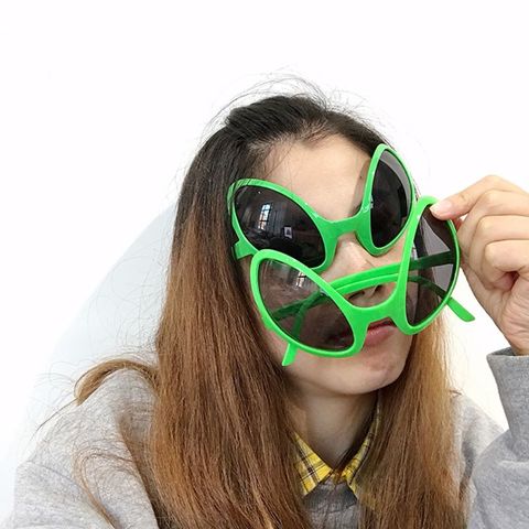 Extraterrestres graciosos, gafas de sol y lentes de arcoíris, accesorios de fiesta de Halloween, accesorios de recuerdo para adultos y Chico ► Foto 1/6