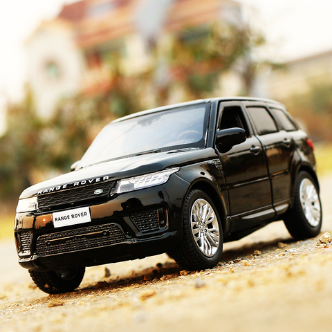 Coche de aleación Land Rover Range Rover para niños, modelo de coche deportivo con sonido y luz trasera, 1:32, envío gratis ► Foto 1/6