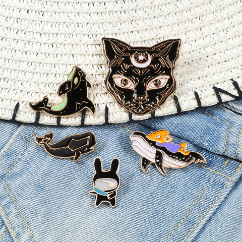 PIN esmaltado con insignia de Animal para mujer, broches en negro, blanco, gato, pez, monstruo, camisa, chaquetas, broches bonitos, accesorios de joyería para niños ► Foto 1/6