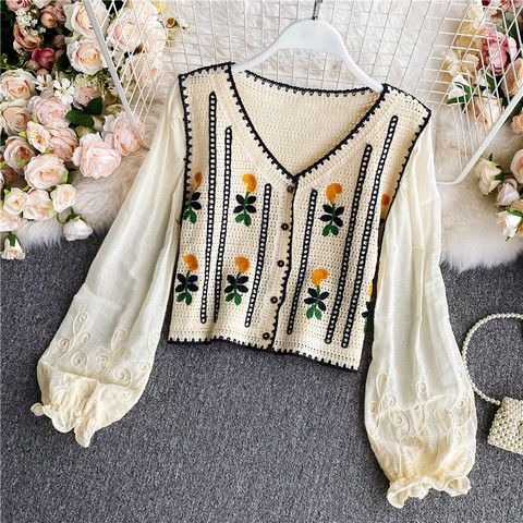 Blusa larga con bordado hueco de ganchillo para primavera y otoño, camisa Retro con cuello en V para mujer, temperamento dulce y corto salvaje, UK078 ► Foto 1/6