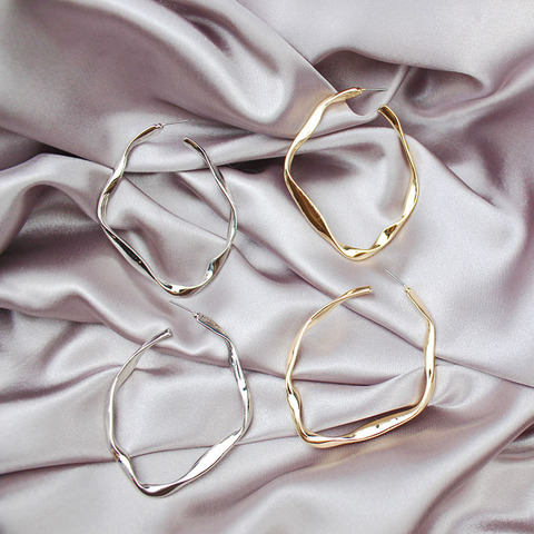 SRCOI, pendiente de aro de Color plata y oro con distorsión de rombos, pendiente de aro de moda Simple 2022 nueva moda, pendiente redondo de aleación para fiesta de mujer ► Foto 1/6
