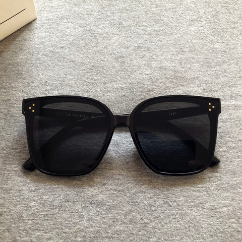 Gafas de sol cuadradas retro con una gran caja de gafas demujer 