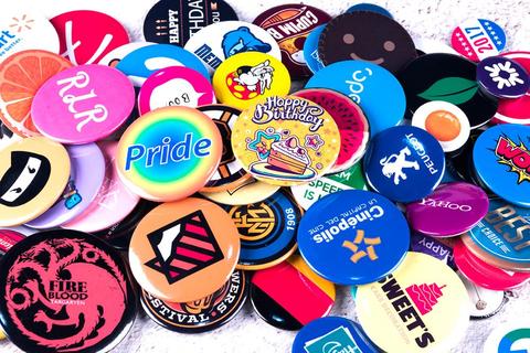 Insignias de botón personalizadas, suministros de botones traseros de Pin para paquetes de bolsas, broches personalizados para insignias de regalo promocionales, No hay MOQ ► Foto 1/5