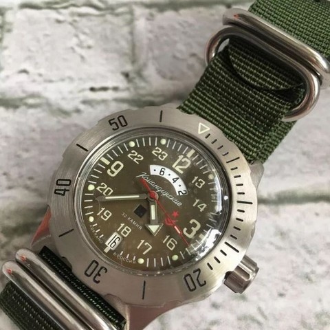 Ver este к-35 comandante 350754 reloj automático relojes con correa de nailon muñeca este comandante ruso ► Foto 1/4