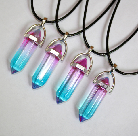 En gros pierre naturelle cristal Agates Turquoises hexagonale colonne forme pendentif collier pour bijoux à bricoler soi-même faisant des accessoires ► Photo 1/6