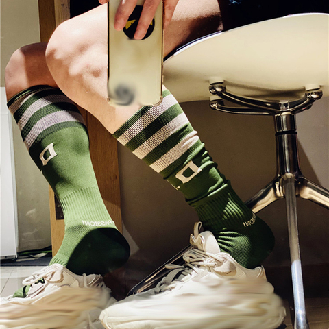 Chaussettes longues à rayures pour homme, couleur unie, sport, chaussettes hautes, antidérapantes ► Photo 1/5