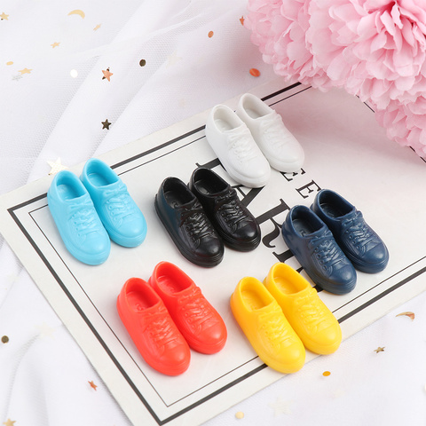 1 paire mode Miniature chaussures 1:6 échelle ajustement 2cm pieds poupée baskets Mini beau jouet Sport chaussures poupées accessoires ► Photo 1/6