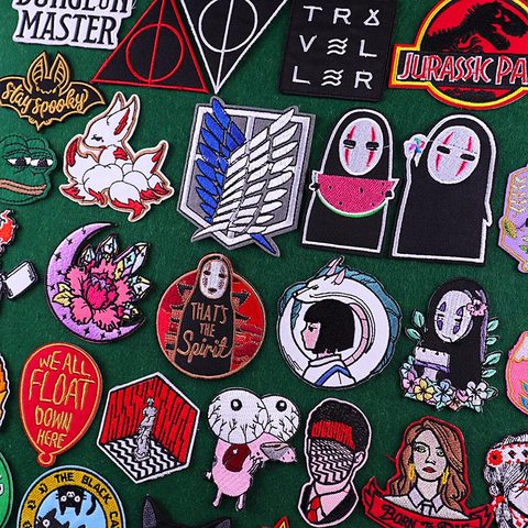 Patch Anime japon aucun visage homme patchs brodés pour l'attaque des vêtements sur Titan Patch fer sur patchs pour vêtements autocollants Badge ► Photo 1/6