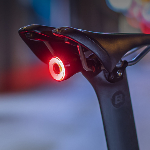 ROCKBROS vélo feu arrière intelligent vélo feu arrière IPX6 étanche démarrage automatique/arrêt frein détection lumière LED accessoires de charge ► Photo 1/6