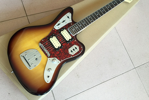 Guitare électrique à 6 cordes, Jaguar avec haut de couleur, matériel fin, plaque de garde rouge ► Photo 1/4