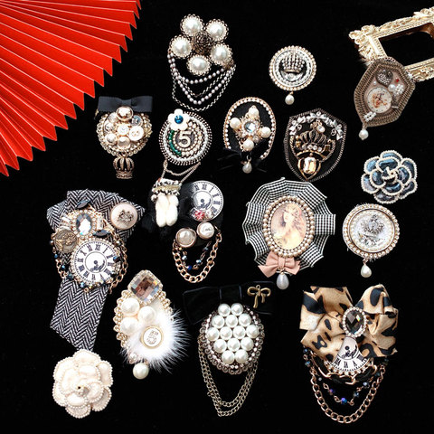 Célèbre marque de luxe concepteur fleur noeud gland broche perle numéro 5 broches broches broche pour femmes accessoires Vintage ► Photo 1/6