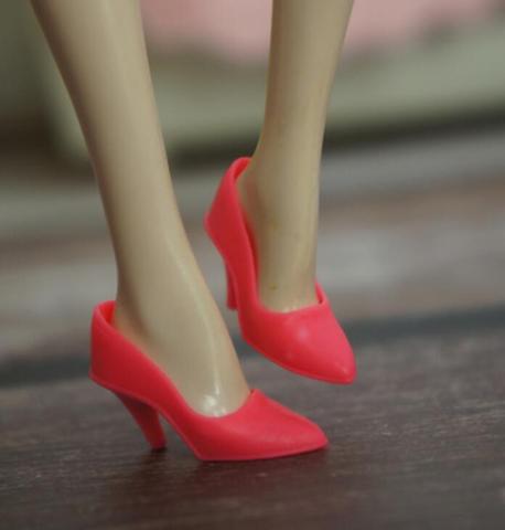 Chaussures de poupée talons hauts chaussures plates nouveaux styles bleu rouge marron accessoires pour vos poupées barbie BBI201013A ► Photo 1/6