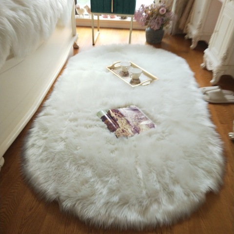 Tapis ovale doux et moelleux, en fausse peau de mouton, rouge, pour salon, sol de chambre, chevet, en fausse fourrure, blanc ► Photo 1/6