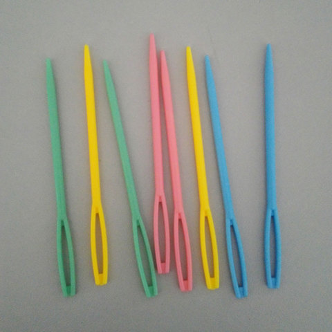 10 pièces mélangées au hasard couleur plastique aiguilles à tricoter main couture Crochet grand oeil aiguilles bricolage accessoires 3mm,9*0.6cm ► Photo 1/3