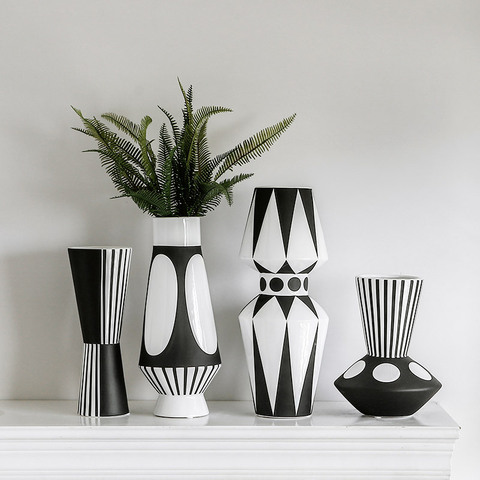 Vase en céramique noir et blanc créatif, style abstrait, arrangement de fleurs, ornement artisanal rétro classique pour la maison ► Photo 1/6