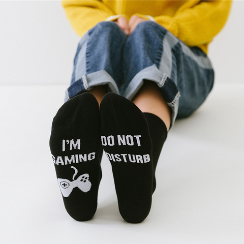 Lettre Style chaussettes ne pas déranger je suis chaussettes de jeu femmes hommes drôle unisexe imprimé heureux décontracté coton Couple chaussettes livraison directe ► Photo 1/6