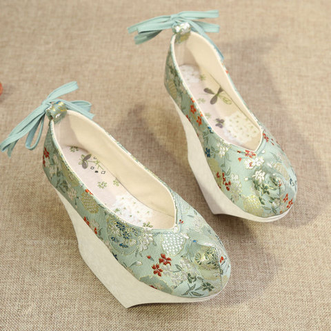 Chaussures brodées de fleurs de princesse Hanfu pour femmes, bottines courtes de danse à talons hauts, Style chinois, Festival rétro, Yue opéra ► Photo 1/6