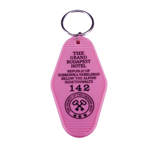 Imprimé en rose et noir, le Keytag de l'hôtel Grand Budapest inspiré du film acclamé par les critiques ► Photo 1/6