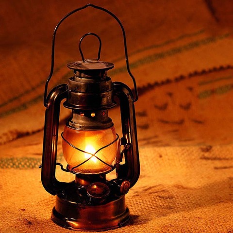 Offre Spéciale rétro classique kérosène lampe 4 couleurs kérosène lanternes mèche Portable lumières ornement TY ► Photo 1/6
