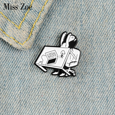 Broche personnalisée en émail pour femme, broche personnalisée en noir et blanc, sac à revers, Badge de fille, dessin animé, bijoux, cadeau pour amis ► Photo 1/6