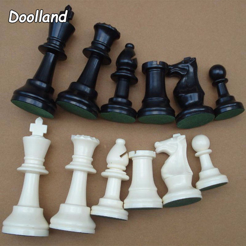 Lot de 32 Médiévale Pièces D'échecs/En Plastique Jeu D'échecs Pondérée Avec Ami Jouer Aux Échecs pour Se Détendre 77mm Roi Hauteur ► Photo 1/6