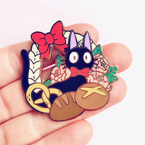 Mignon Gigi le boulanger dur émail broche dessins animé Animal chat noir broche Anime Kiki Services de livraison Fans à collectionner Badge cadeau ► Photo 1/1