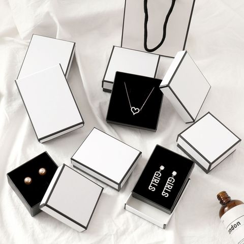 12 pièces carré bijoux affichage cadeaux support de la boîte noir et blanc Kraft papier bague de fiançailles broche collier Bracelet boîte sac ► Photo 1/6