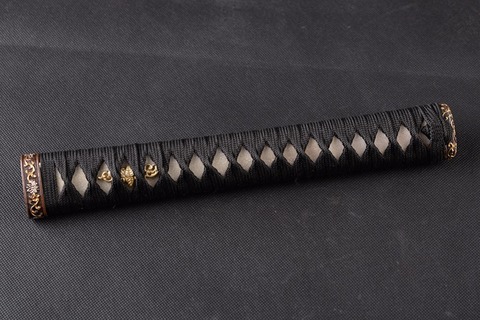 Manche exquis Tsuka en soie noire | Pour épée japonaise Katana, Ito et véritable Rayskin, Fuchi Kashira, dorée de haute qualité, bonne qualité ► Photo 1/1