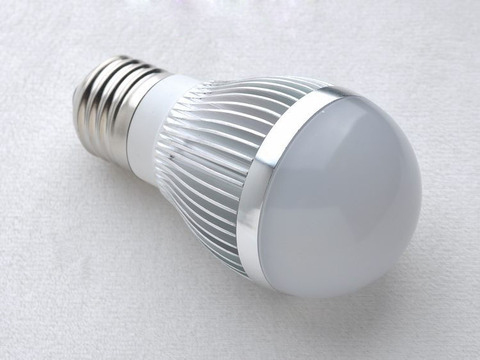 12 V 3 W LED ampoule haute puissance lampe à LED en aluminium radiateur blanc froid chaud blanc e27 vis-socket haute qualité sortie d'usine ► Photo 1/1