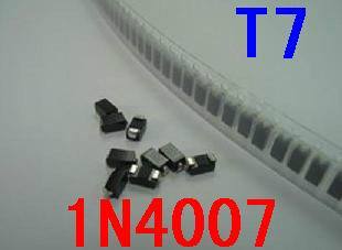 Diodes 1n4007, in4007, t7, sod123, volume 100, 1206 pièces ► Photo 1/1