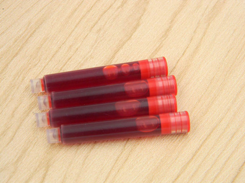 10 pc couleur rouge stylo plume recharge d'encre convertisseur pompe 3.4mm cartouches stylo recharge ► Photo 1/3
