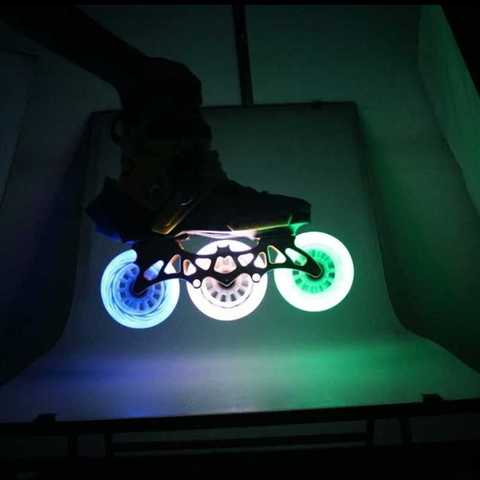 2 pièces Led brillant en polyuréthane vitesse roues de patin à roues Flash rouleaux Rodas 100mm 110mm Scooter Roller Ruedas roues de patinage à roues alignées ► Photo 1/6