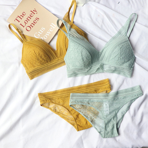 Nouveau femmes 4 couleur sous-vêtements français sans fil Ultra-mince Bralette Sexy dentelle Triangle tasse Push Up soutien-gorge ensemble coton soutien-gorge et culottes ► Photo 1/6