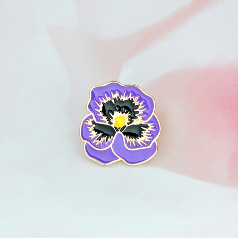 Superbe broche violette en acrylique, Badge d'icône, bouton de cadeau de dessin animé, bijoux à la mode, cadeau d'anniversaire pour homme, femme et ami ► Photo 1/6