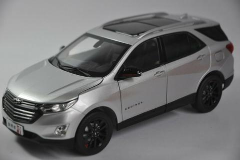 1:18 modèle moulé sous pression pour Chevrolet Chevy Equinox Redline 2022 argent SUV alliage jouet voiture Miniature Collection ► Photo 1/5