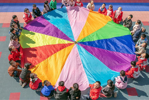 [Meilleur] jeu de sport 2M/3M/4M/5M/6M diamètre extérieur arc-en-ciel parapluie Parachute jouet saut-sac Ballute jeu tapis jouet enfants cadeau ► Photo 1/3